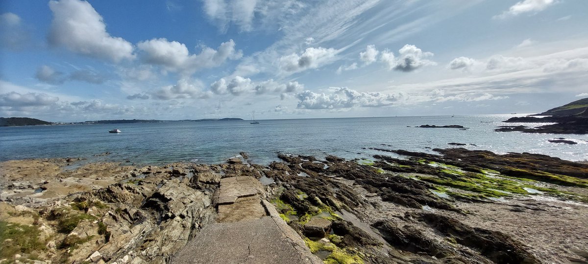 BevHunt72's tweet photo. So #Walk30 of my 55 walk challenge to raise funds for #OneMedicine @HumanimalTrust is going well..have passed the stunning #BreamCove(video to follow) near #HotelMeudon
and rounded #RosemullionHead..onwards now towards #Durgan..wish me luck π
https://t.co/Qfp9d2j80g https://t.co/vaoSXffde4