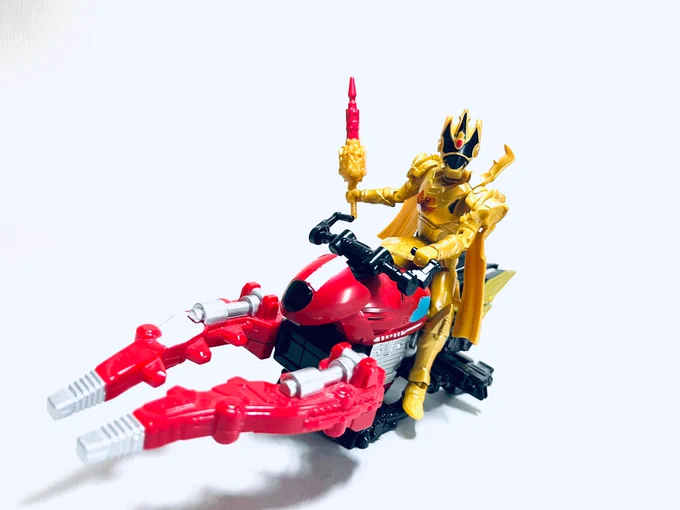 ライダーの方でもほとんどやってない気がする最強形態+初期ライドメカ 