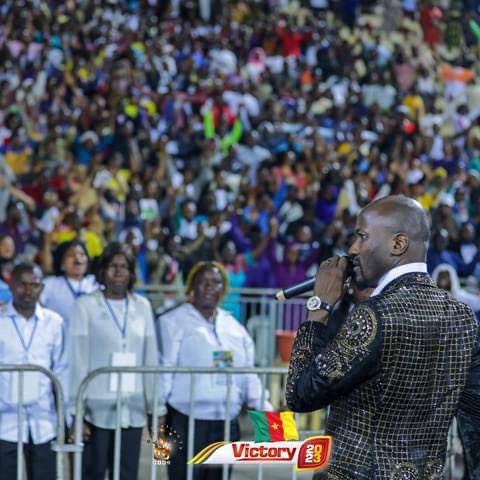 apostle1tenebe's tweet photo. Only a fool will say God is not involved here. in 2007,one crusade in Benin which I attended,during Papa’s preaching, he said;When ever  he sees football stadium packed full with football fans,he always tell God one day I will gather fan for Jesus in a stadium like this. REALITY. https://t.co/241GKblhm9