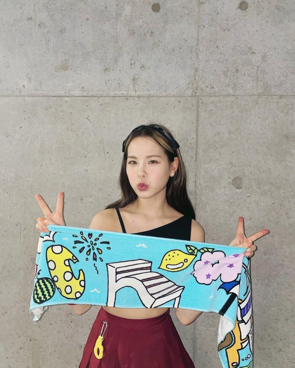 NiziUBrasil's tweet photo. Atualização de #MAKO no Instagram: (1/3)

🔗https://t.co/17J7Qt4EWO

#NIZIUGRAM #NiziU @NiziU__official https://t.co/ctzcnufvVF