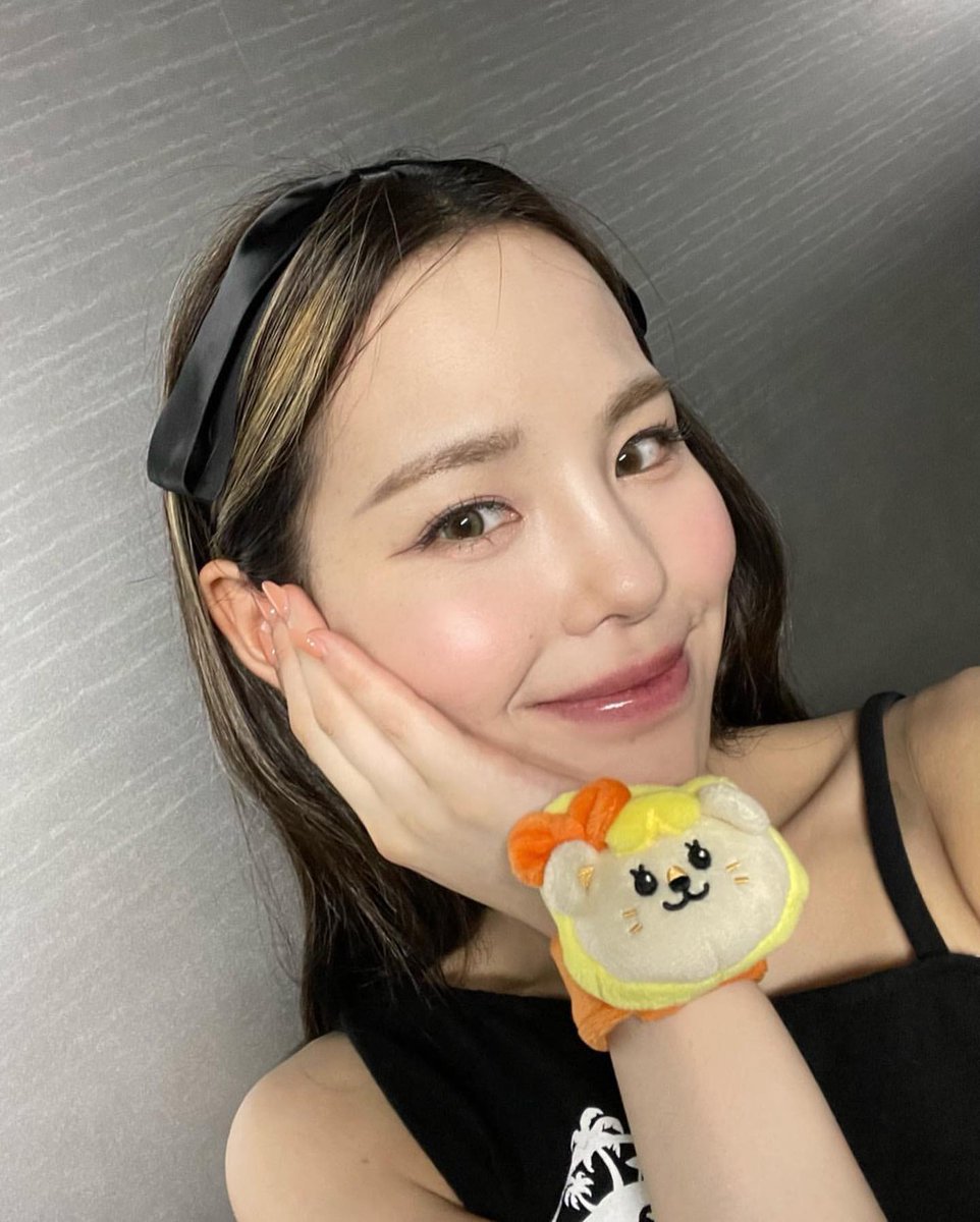 NiziUBrasil's tweet photo. @NiziU__official Atualização de #MAKO no Instagram: (3/3)

🔗https://t.co/17J7Qt4EWO

#NIZIUGRAM #NiziU @NiziU__official https://t.co/F91W8Gk8fv