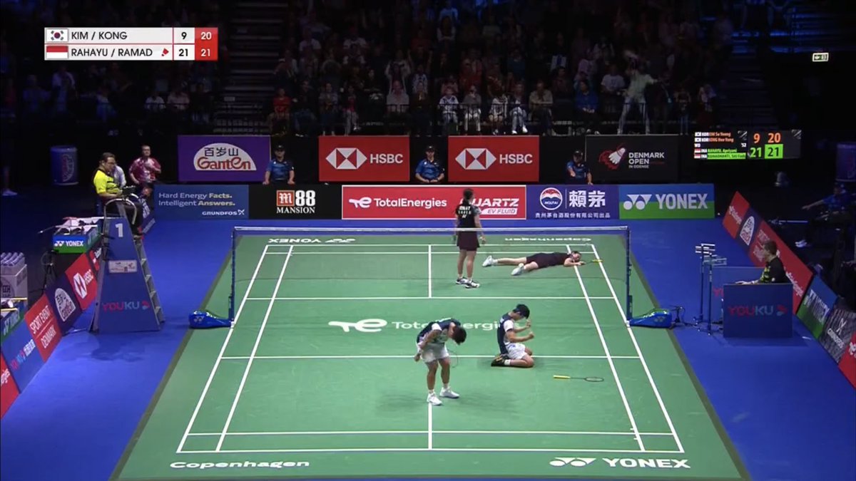 stephaniezen's tweet photo. Luar biasa, Apriyani Rahayu/Siti Fadia Silva Ramadhanti! Final #BWFWorldChampionships2023 !! 🇮🇩 https://t.co/yylh6BGZZg