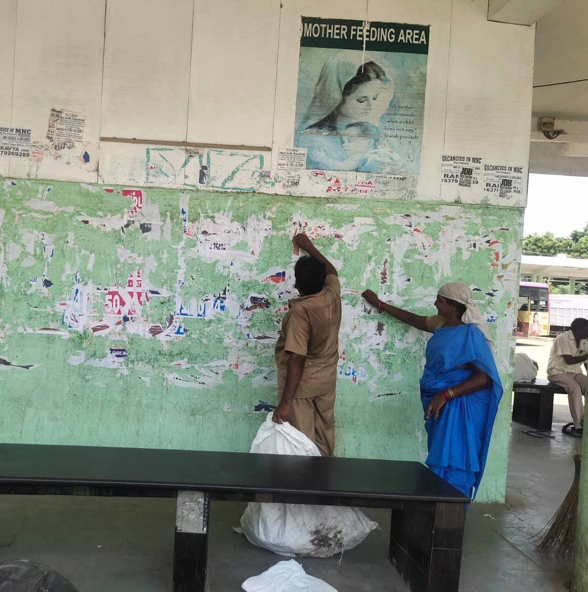 CommrPoonamall2's tweet photo. Poonamallee Municipality PMCC Program Removal of unauthorised hoadings /Poster Ward 2 Poonamallee Bus Stand
@KN_NEHRU @MawsTamilNadu @TiruvallurCollr @Chengalpet_PIU @CVasanthi2 @SwachhBharatGov @SwachSurvekshan @SwachSurvekshan @MoHUA_India https://t.co/r4xyu4PvSl