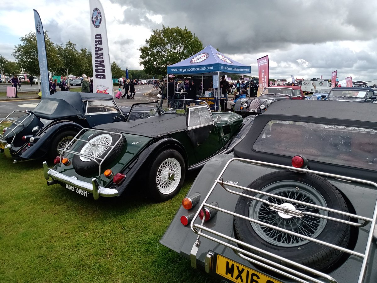 They look good in the rain too #Morgan <a href="/morganmotor/">Morgan Motor Company</a> @morgansportscc #Silverstone