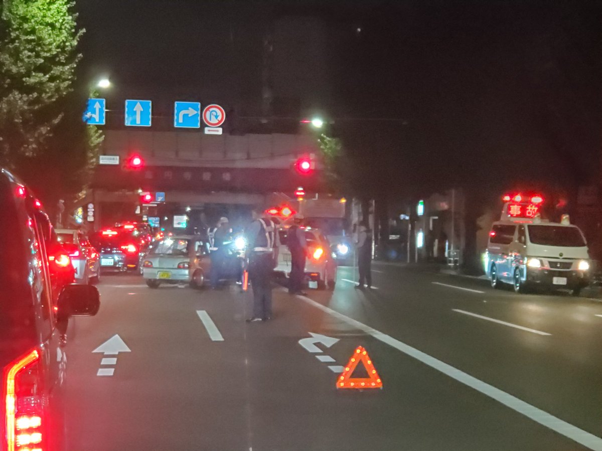 soridao's tweet photo. 青梅街道荻窪方向
高円寺陸橋前で事故あり。
渋滞 https://t.co/Miu5t3tIEV