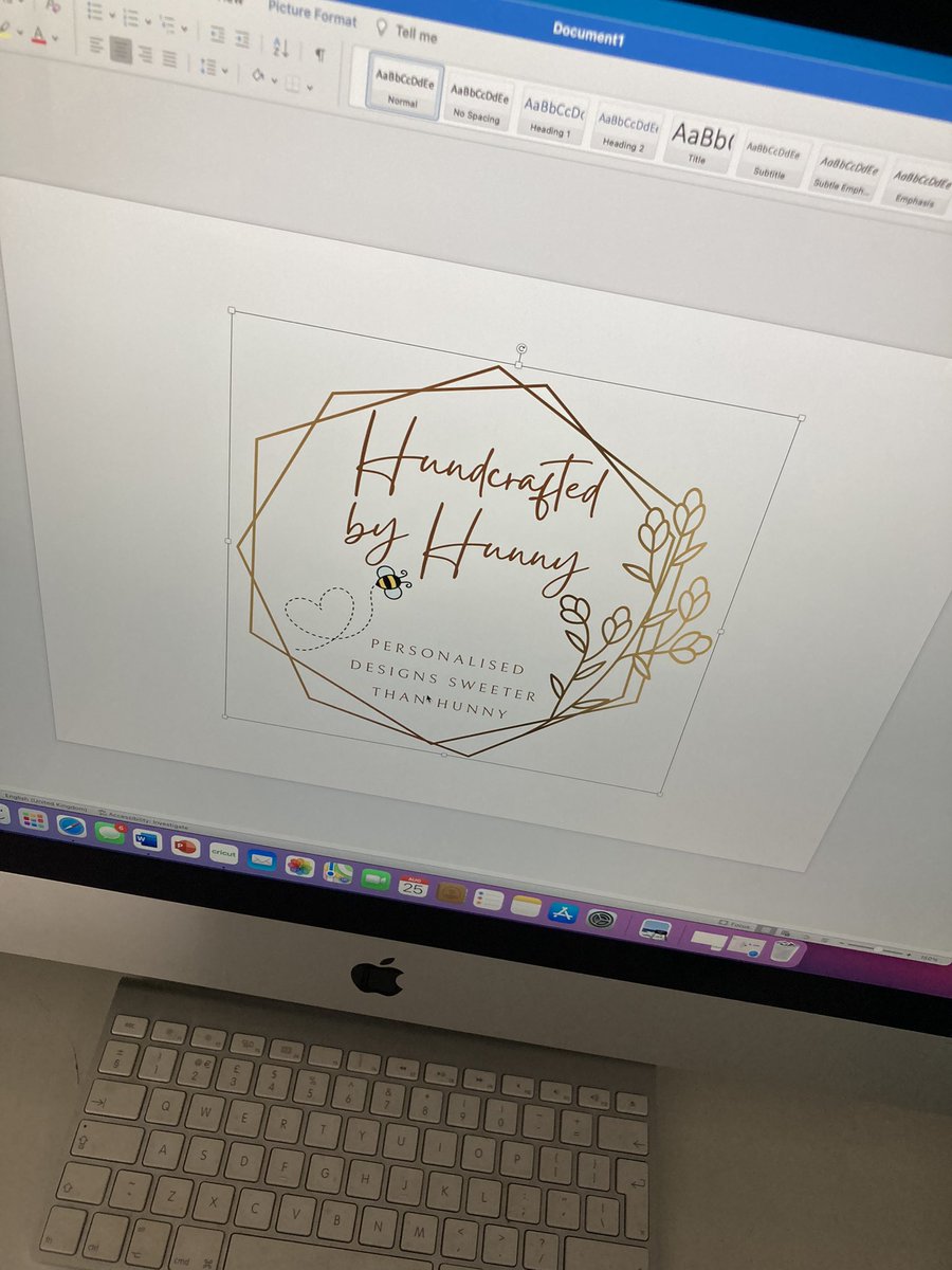 HandcraftHunny's tweet photo. Another day, another idea… Keep posted for updates and. New product launch coming soon. #newproduct #independent #business #HBH #handcrafted https://t.co/Z9SxzX51CB