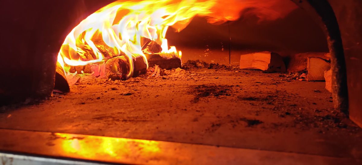 sfmcatering's tweet photo. You want authentic wood fired pizzas in the middle of a forest ?...no problem ! We can do that with our fleet of Pizza Landrovers.

Get in touch for your catering needs (wherever and whatever they are)
https://t.co/NM1nLcMAyL https://t.co/rl7PfyESCC