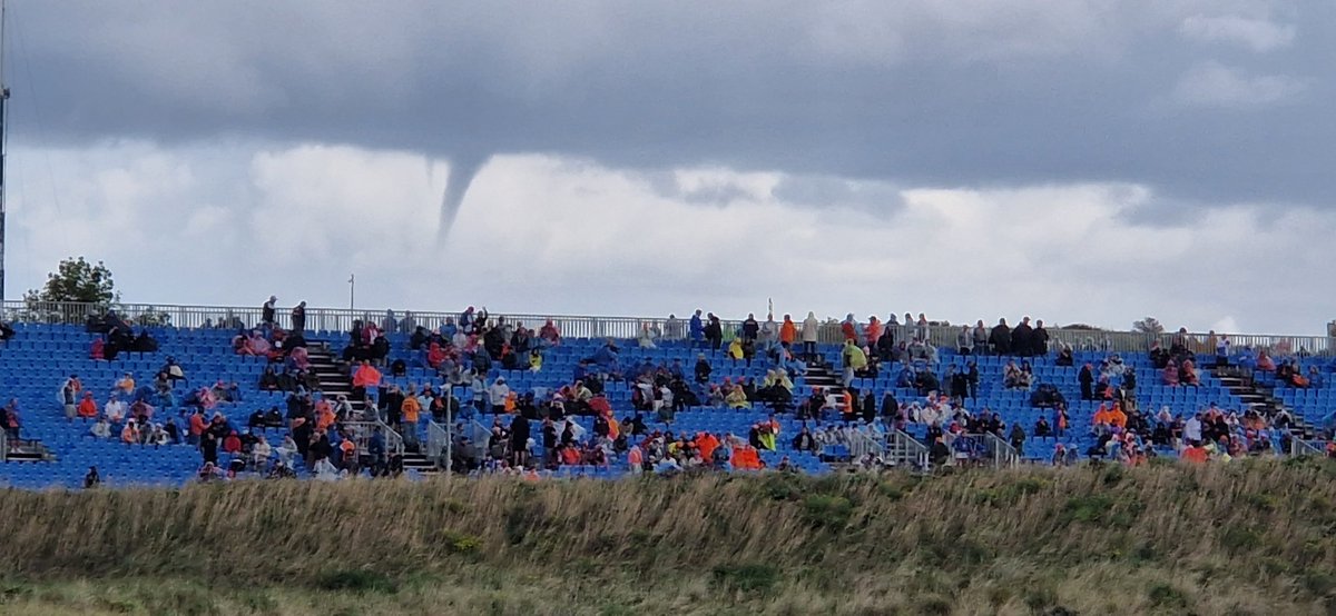 Prima weertje! #F1 #dgp #zandvoort #waterhoos #onweer #letsgo! 💪🏻🥳