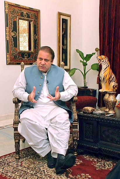 مخالفوں کا رونا بتا رہا ھے کہ 
میدان میں شیر آ رہا ھے 🦁 ۔۔
ری ٹیوٹ کرتے جائیں شعلے خود بخود بھڑکتے جائیں گے ۔۔۔