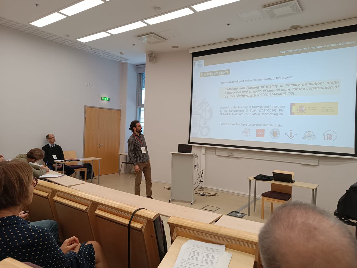 VaDHis. Investigación en Didáctica de la Historia (@vadhis) on Twitter photo La comunicación, con el título "Heritage & cultural icons for history education: a study with primary education prospective teachers in Spain" también ha dado a conocer el Proyecto EduHiCon, en el que seguimos trabajando entre muchos grupos de Didáctica de las Ciencias Sociales. La comunicación, con el título "Heritage & cultural icons for history education: a study with primary education prospective teachers in Spain" también ha dado a conocer el Proyecto EduHiCon, en el que seguimos trabajando entre muchos grupos de Didáctica de las Ciencias Sociales.
