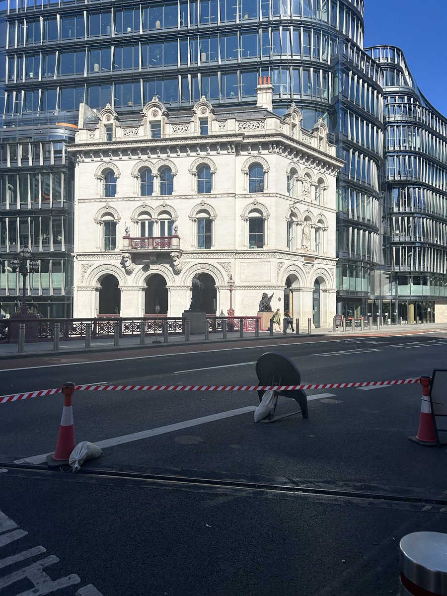 Bit of old and new city of London