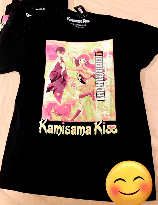 担当さんから沖縄のお土産と海外販売の神様Tシャツ頂きました