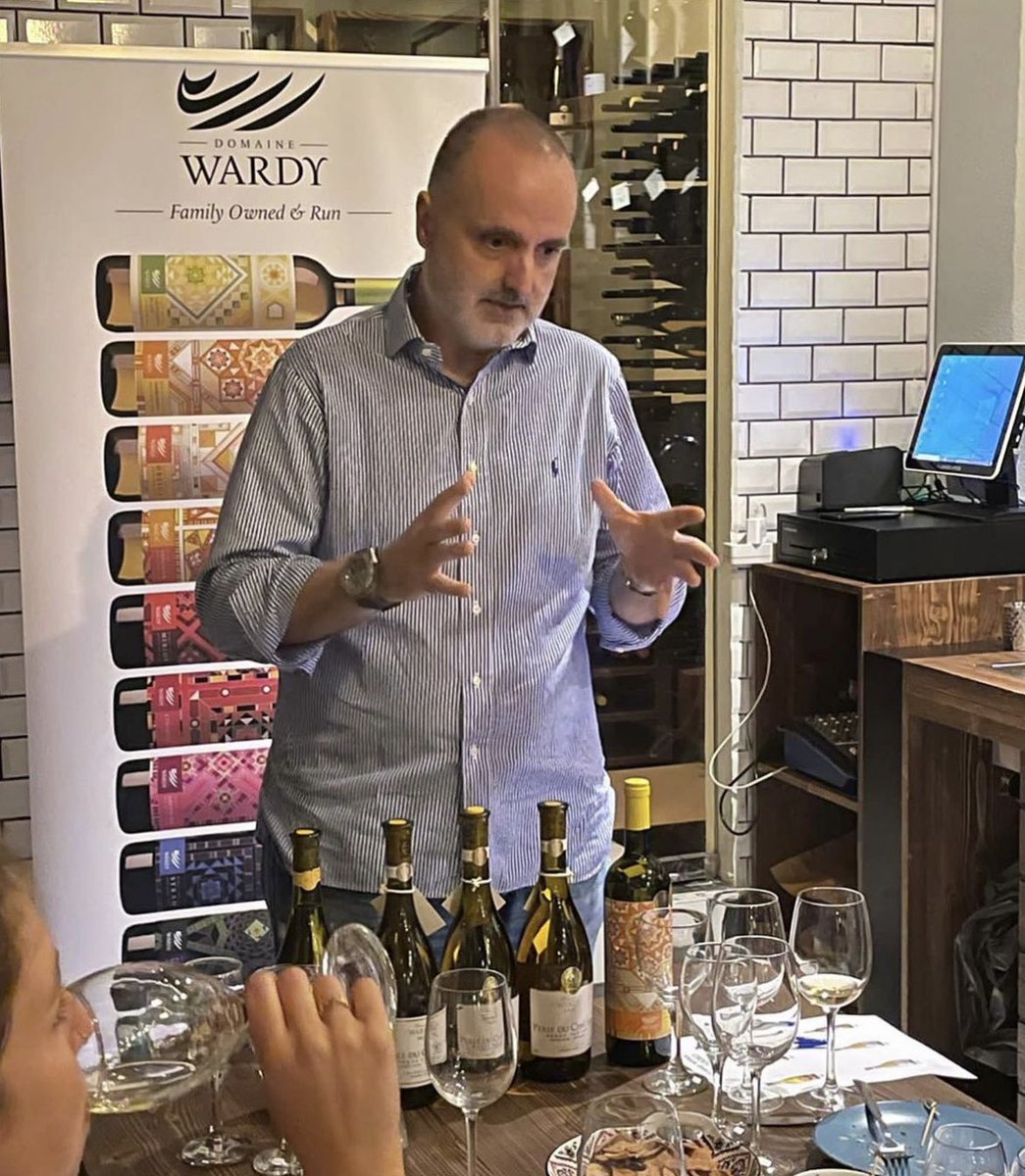 A beautiful #verticaltasting of #Chardonnay 2006-2013-2016-2017-2020 @aaliyaswines @aaliyasbooks 
@ridawardy @sabinaboustany @gkechichian 
.
#wine #sustainable #sustainablewine #sustainablewinery #lebanesewine #winesoflebanon #vegan #awardwinning #lebanon #familybusiness