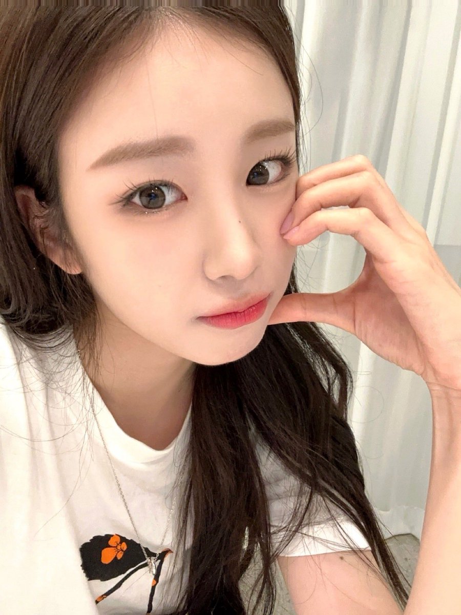 [#우연]
주말 잘 보내 와우🍒 벌써 보고 싶어 나만 그래?🥺

#wooah #우아 #WOOYEON