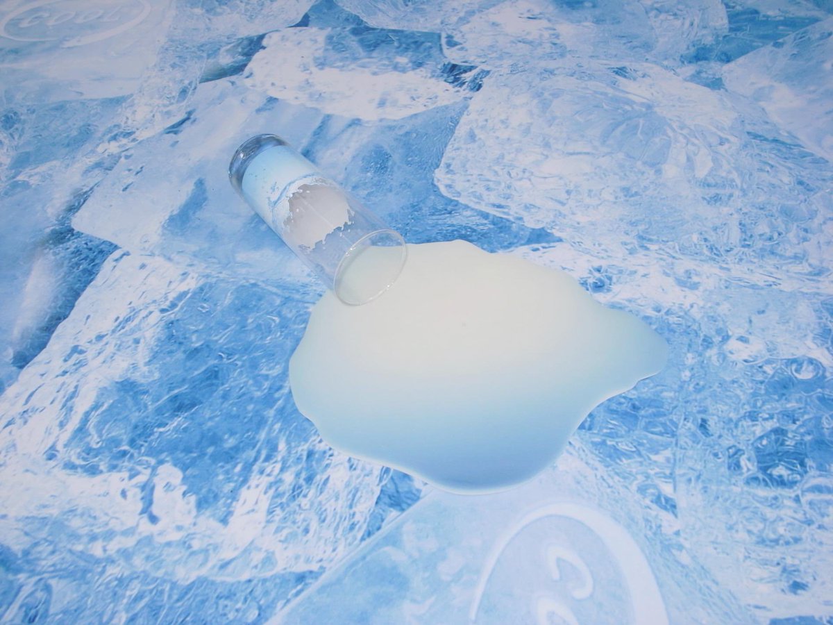 흰 책상에 두면 엎질러진 물같이 보이는 마우스패드 🥶❄️
the-cool-store.com/cool/?idx=24