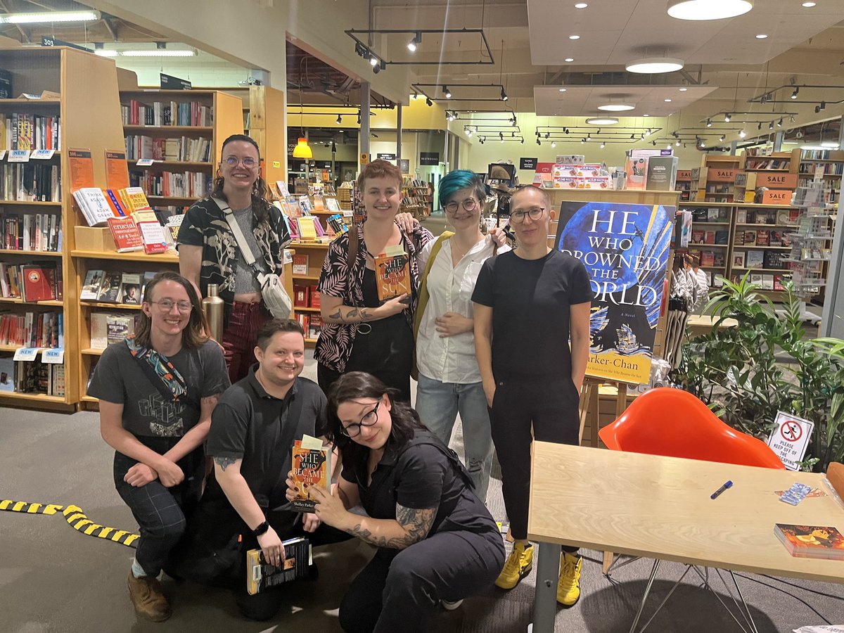 C0NQUER0RW0RM's tweet photo. book club read ‘she who became the sun’ last year and have been evangelizing it ever since, so seeing @shelleypchan talk about the sequel at @Powells was a no-brainer! highlights included c-drama recs, ahistorical hairstyles, and prioritizing angst over historical accuracy 💕 https://t.co/no3rTKHJwl