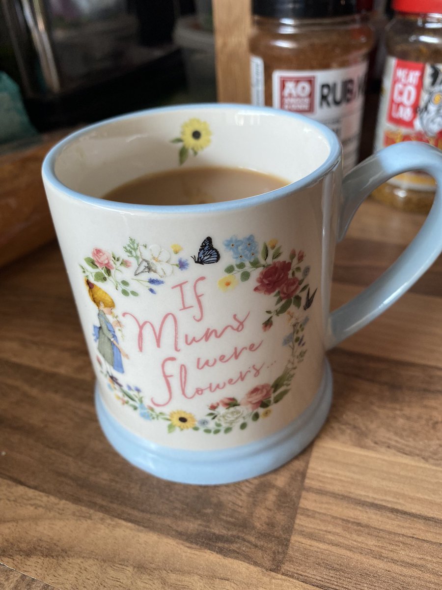MeganSuggittDHT's tweet photo. As a child my Grandma and Grandad gave me a Holly Hobby plate, cup and dish. I loved it and still have it now (won’t use it) yesterday my Dad took little legs to town, they came back with this for me!! 🥰 Islay also chose a Holly Hobby cushion for her new room 🥰 #happy-memories https://t.co/YvEbvxtTiP