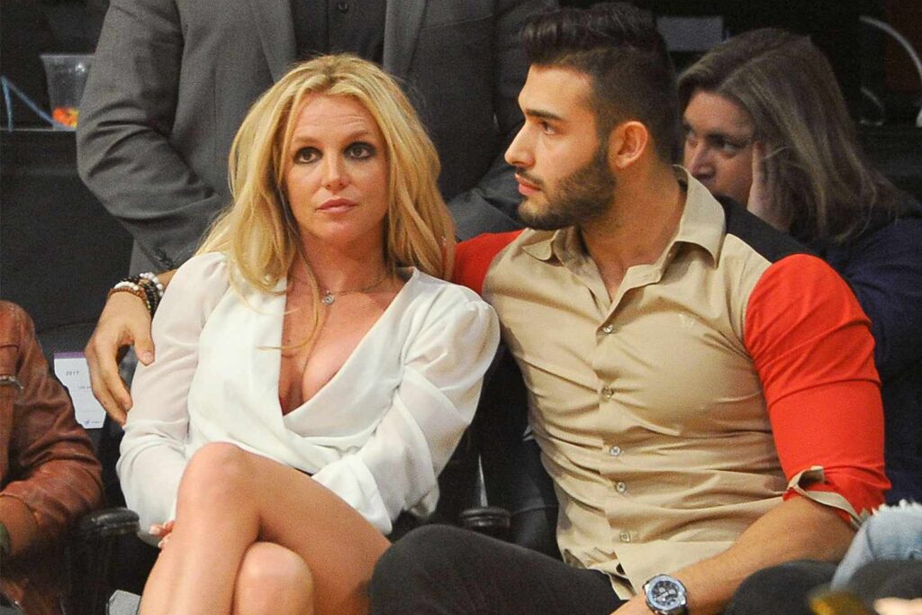 panmath_c's tweet image. Latest on Divorce between Britney Spears and Sam Asghari 
#britneyspear #samasghari #britneyandsam #britneydivorce

panmath.com/britney-spears…