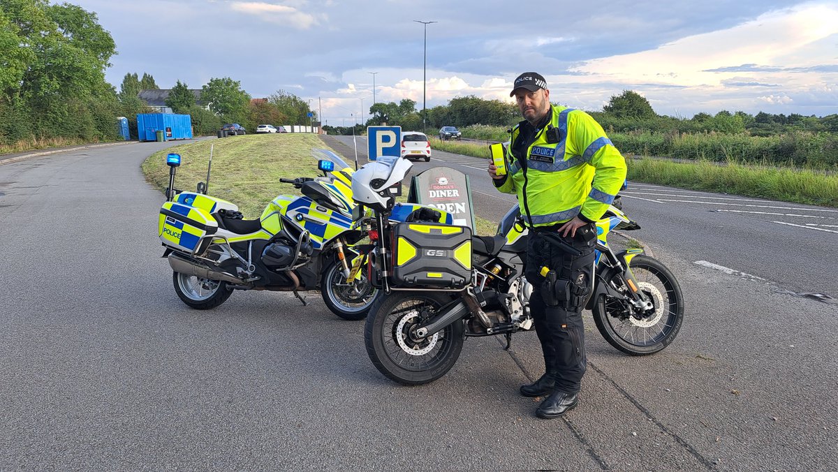 Out yesterday evening at #woodlinkin for a check site, as part of the summer #fatal4 drink drive campaign. 17 vehicles stopped for defects & pleased to report no one over the drink drive limit. #opsbikes