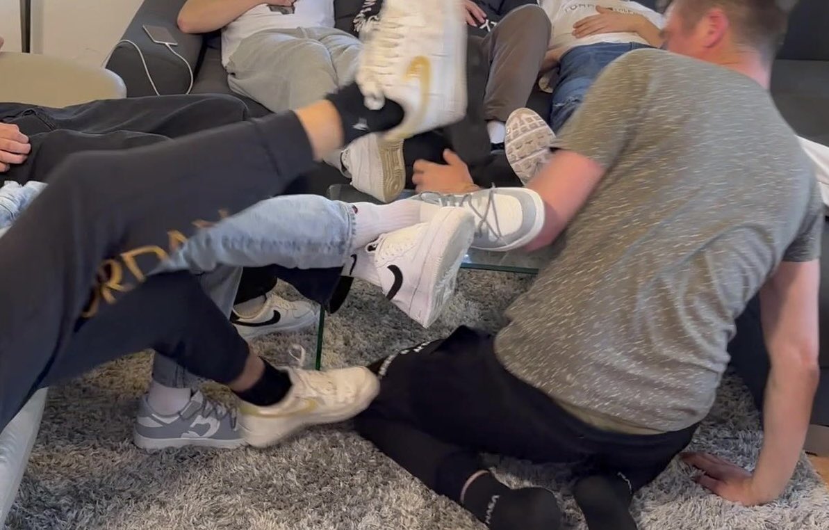 Badmasterboys (BMBPlay) on X: Enjoy our fetish, only at  t.cogF6O1d4jlD #bmb #badmasterboys #bmbplay #alpha #master  #sneaker #sweat #socks #sportslads #trackies #chavs #lads #worship  #domination #trampling #spit #slaps #facesitting #ponyplay ...