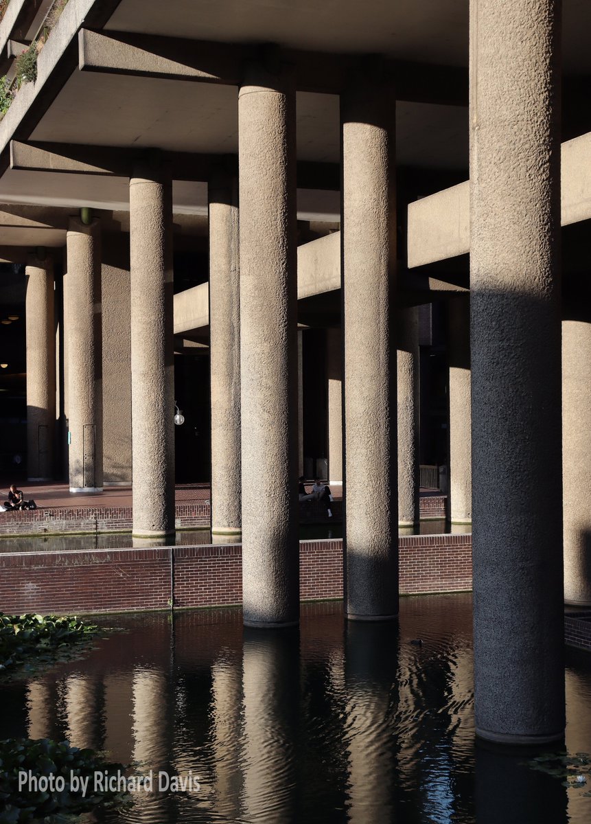 WiredDavis's tweet photo. Recently lucky enough to meet the kind folks @BarbicanL who run the excellent greyscape website for a tour of the Barbican Housing Estate in London. #richarddavismcrphotography #greyscape #barbicanestate #london #brutalism #concrete #architecture #photography https://t.co/tKvFR0GKHL