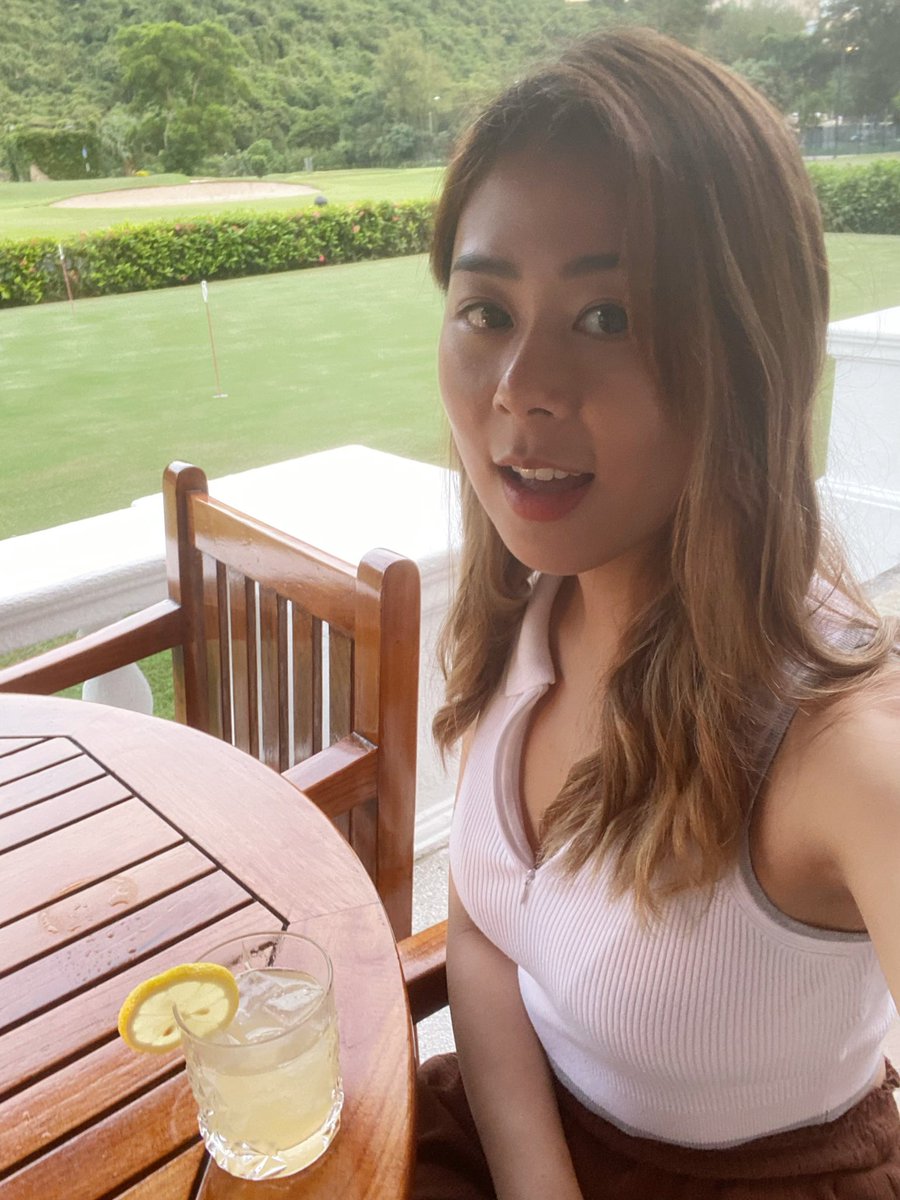 gemgemcrypto's tweet image. Come on guys😈who actually goes to golf club to play golf #cryptoweekend