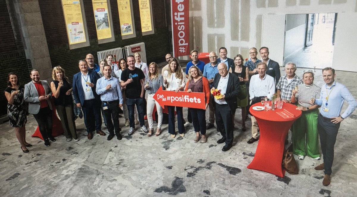 NS doopt september om tot #posifiets maand om samen met gemeenten fietsers in het zonnetje te zetten en tegelijkertijd aandacht te vragen voor veilig stallen. In <a href="/uitMaastricht/">Gemeente Maastricht</a> zijn @MaastrichtU <a href="/swapfiets/">Swapfiets</a> en <a href="/NS_online/">NS online</a> partner van #posifiets