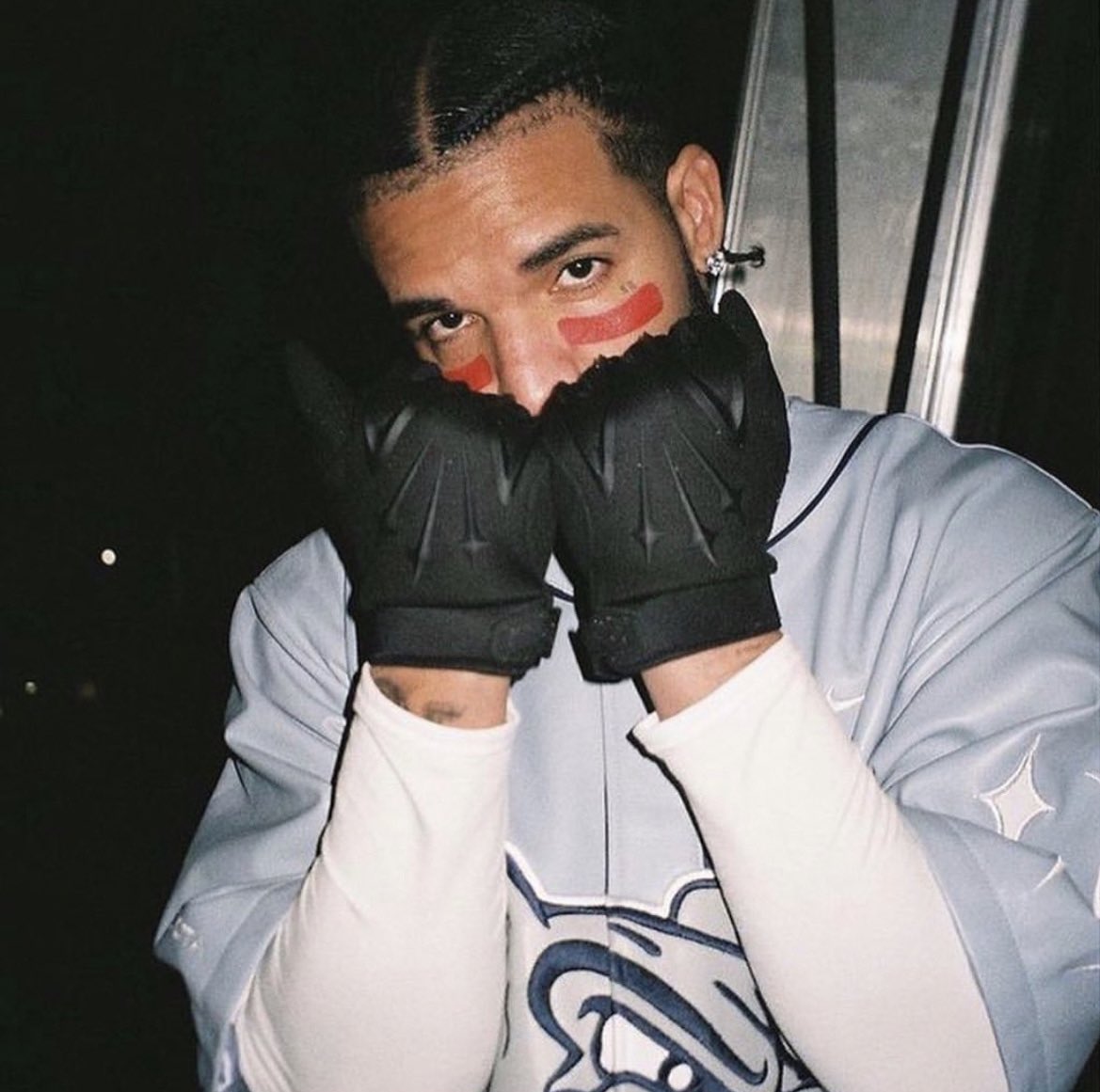 nfr_podcast's tweet photo. Drake speaks on the status of his upcoming album ‘For All The Dogs’ 💿 

“I know y’all mad the album didn’t come out last night, [but] I didn’t say it was. I said it was coming soon. 

I’m finishing it up though, it’s coming very soon, but you know I’m doing shows and s**t. ‘For All The Dogs’ on the way.’’