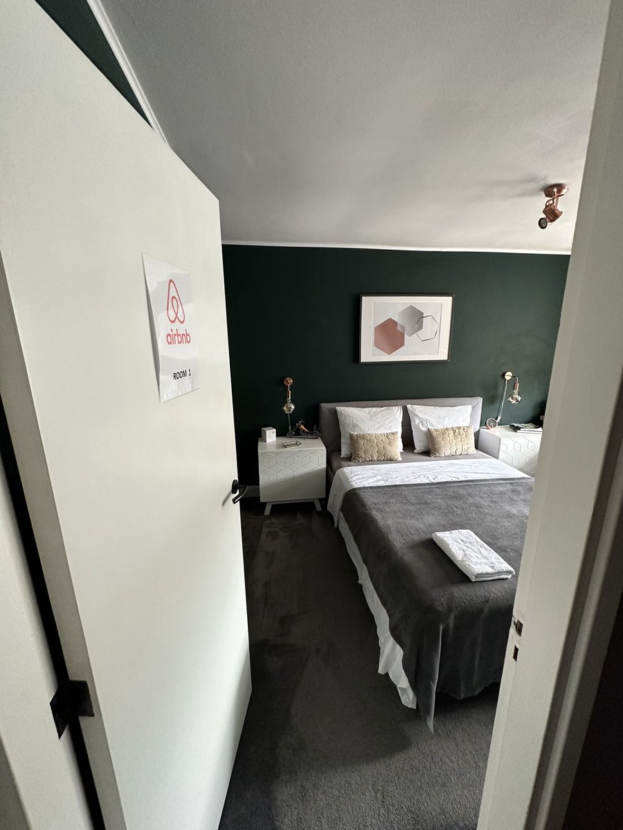BadToxic's tweet photo. Our #AirBnB #stay in #Hoofddorp for the #Mysteryland #musicFestival.

@Mysteryland #hotel #house #AirBnBRoom #doubleBed #bedroom #Schlafzimmer #stairs #nice #Amsterdam #Holland #Netherlands https://t.co/HEv7iLqlt2