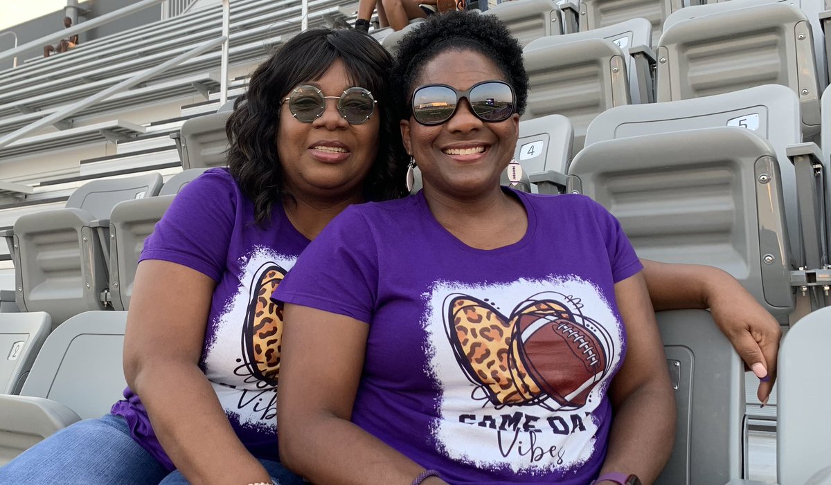 Foncelle74's tweet photo. What a night, big 38-10 win on the field and a good time at Coaches and Family Hospitality @CarlosLynn #crowleytough🦅 #CrowleyPrideUnified #lifewithcoach https://t.co/HA3eevsJ00