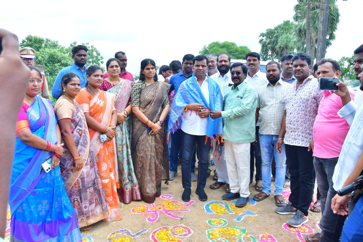 DrGadariBRS's tweet image. తిరుమలగిరి మున్సిపాలిటీ పరిధిలోని 1వ వార్డులో తెలంగాణ దశాబ్ది సంపద వనం కోటి మొక్కలు నాటే కార్యక్రమంలో భాగంగా మొక్కలను నాటడం జరిగింది.

#HarithaHaram