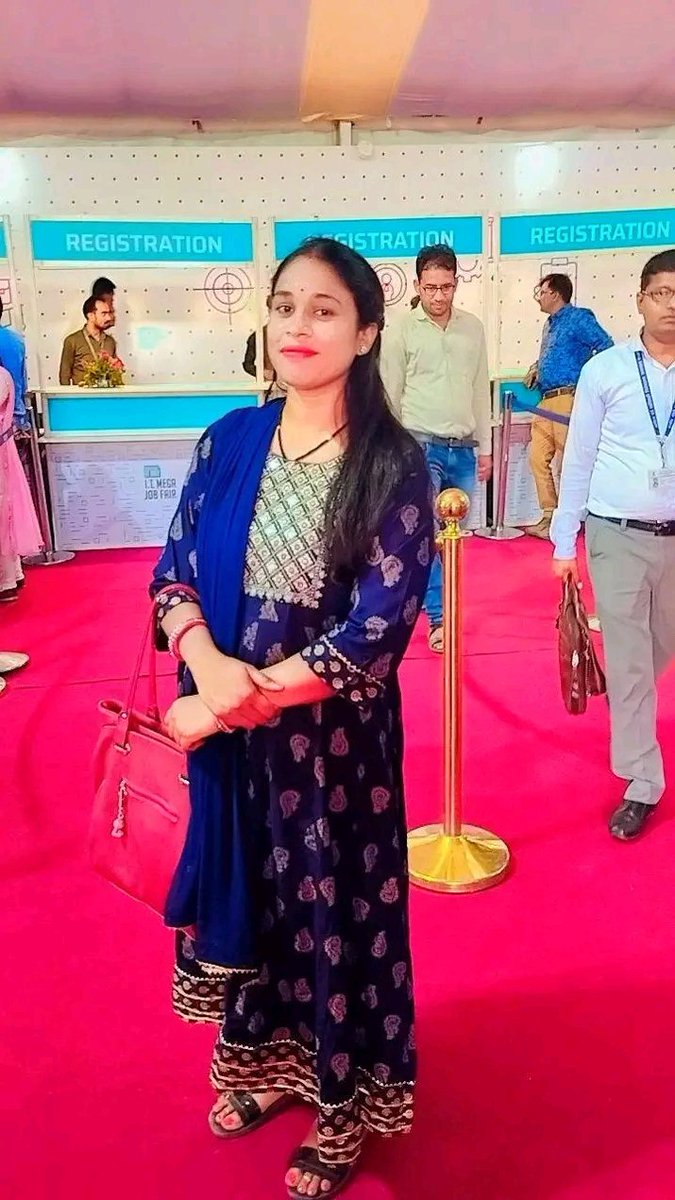 PinaraNarendra's tweet photo. Happy birthday to the most fabulous woman I know.
#HappyBirthday
@DIVYAGAHLOT20 https://t.co/uOq687ItDh