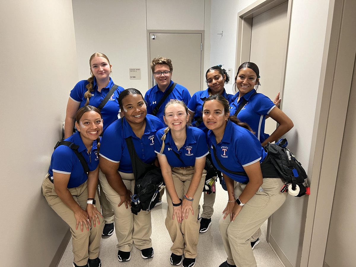 thssportsmed's tweet photo. Love these hard working kiddos! 800 WINS for @templewildcats Football - #THSATS keeping it rolling behind the scenes all day long! We were given compliments from McKinney stadium staff & officers about their manners & performance! #TempleProud @OttTempleISD @CoachStew_TTR https://t.co/P11VVkkNRb