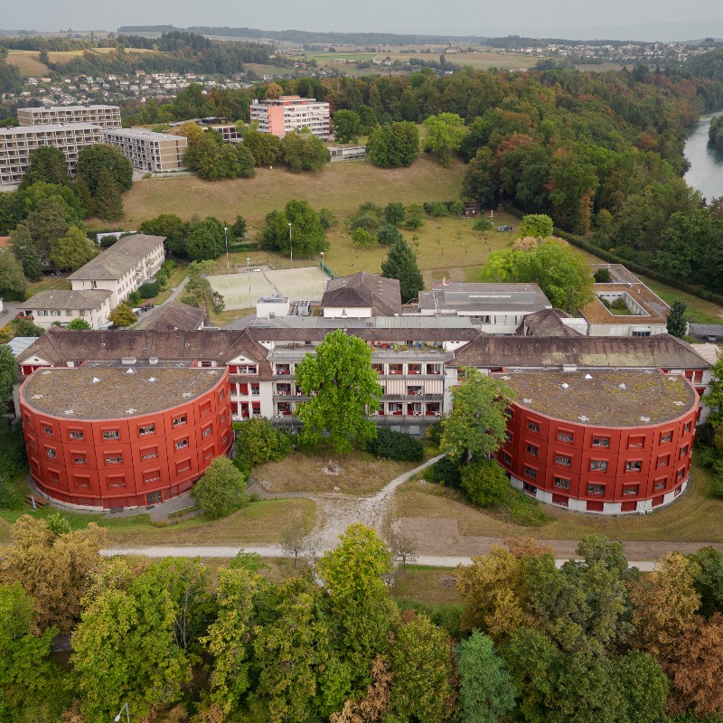 hauptstadt_be's tweet photo. In der Stadt #Bern sind bald drei unterirdische #Asylzentren in Betrieb. Sozialdirektorin Franziska Teuscher (@fteuscher) fordert darum Bund und Kanton auf, jetzt schnell oberirdische Lösungen zu ermöglichen. 

Text: Joël Widmer (@widmer_joel)
Bild: Manuel Lopez (@maenuu)