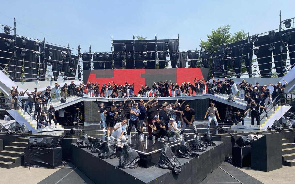 shenashack's tweet photo. Heloooww π©πΌβπΎπ©πΌβπΎ How's life these past few days, guys??
Mine was spectacular!! I haven't posted anything since last week, cuz I was prepared for choir performance w/ Agnes mo π« SUPER DUPERR FUNNN HAHAHA dan kemarinn Kamis malam sudah tampil yeaayy ^_^
#hutsctv33 #33Xtraordinary https://t.co/yTsarySMrv