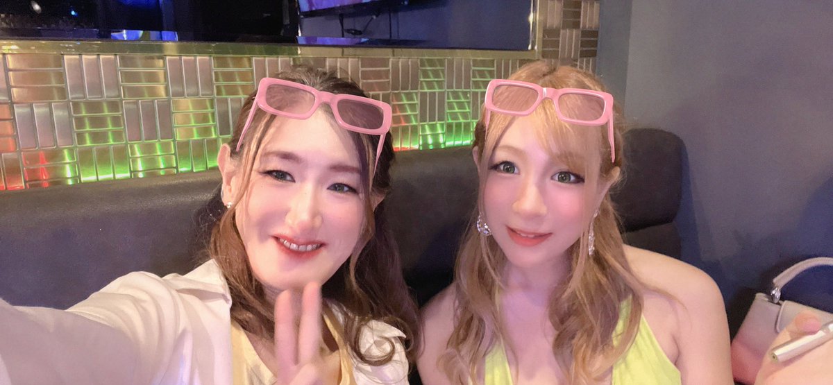 Chiina_Reve's tweet photo. 今日もさやかさんのバースデーイベントです🍀
お待ちしております💓💓💓 https://t.co/uA6ytzrFLT