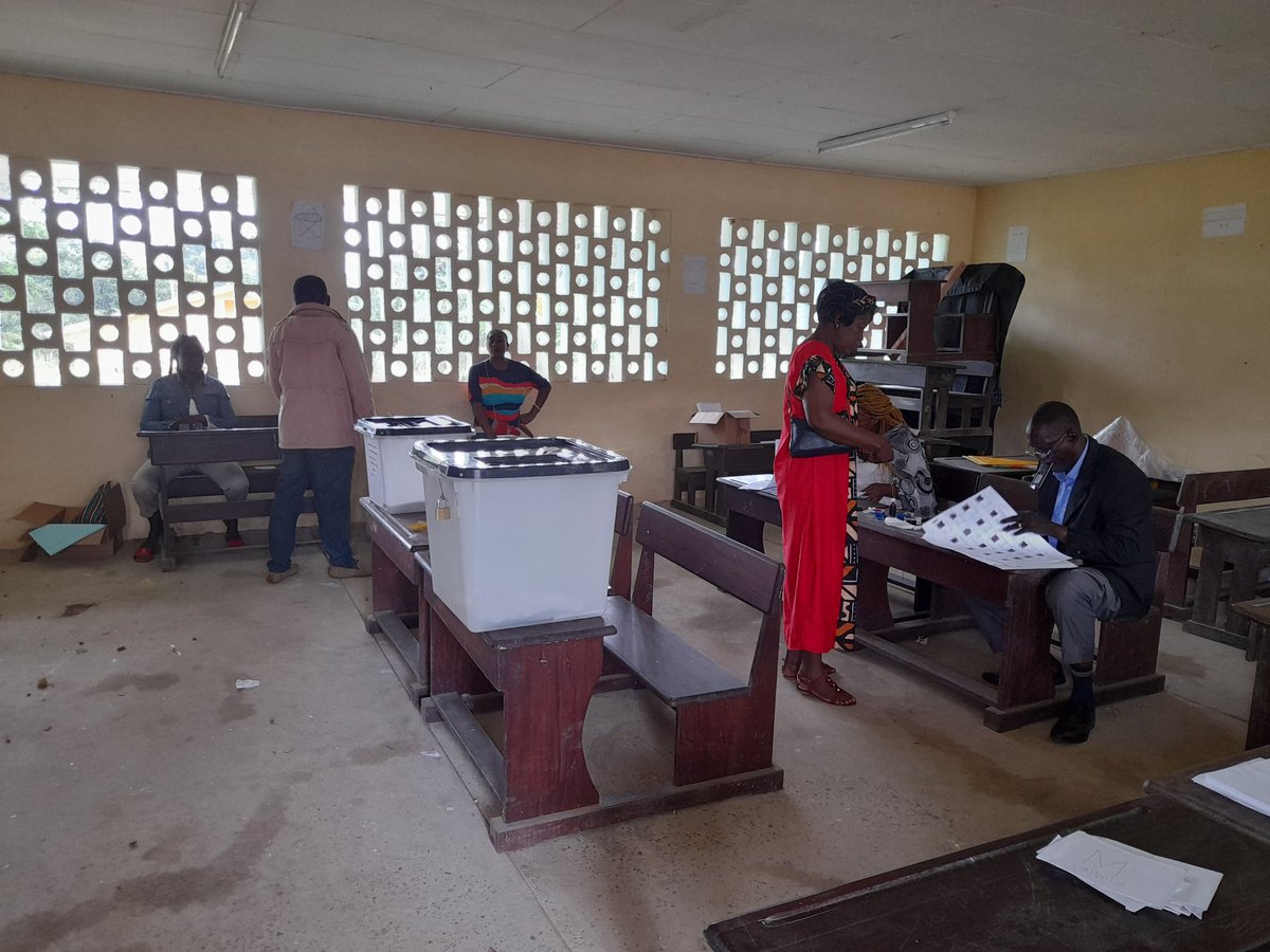 Les bureaux de votes d'Eyouga et Ondili dans le département de Lekabi-Lewolo sont opérationnel #Gabon2023 <a href="/cdkouma/">Cyriaque D KOUMA</a>