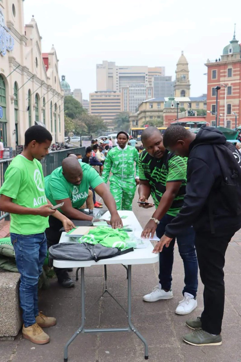 MusaKubheka8's tweet photo. Yesterday, ActionSA KZN Youth Forum had a successful voter Education and Registration Campaign in eThekwini CBD, led by our secretary @Simphiwe Mkhwanazi. 

#VotingForChange✊🏽
#Youth_In_Action💚🤍💚
#LetsFixSouthAfrica🛠️🇿🇦 https://t.co/aYOh8EfJ1g