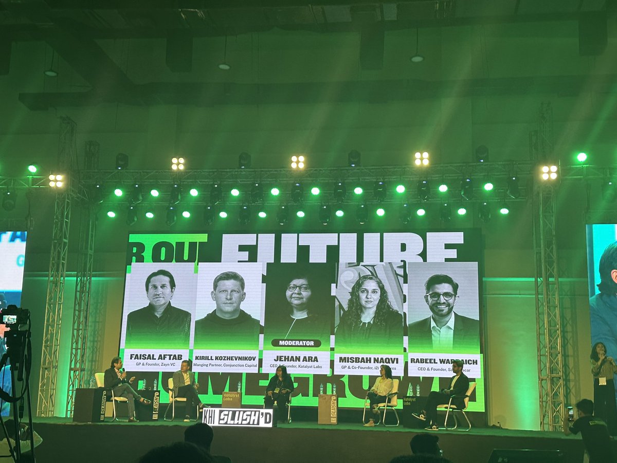 marium_fahim's tweet photo. First panel discussion of the day, moderated by the big bird! 

#GetSlushd #KarachiSlushd #SocialChampXSlushd #KatalystLabsXSlushd

@LabsKatalyst @SlushHQ @jehan_ara @kirllkozhevnikov @RabeelWarraich @SocialChampSays https://t.co/czFG6qz5Xd