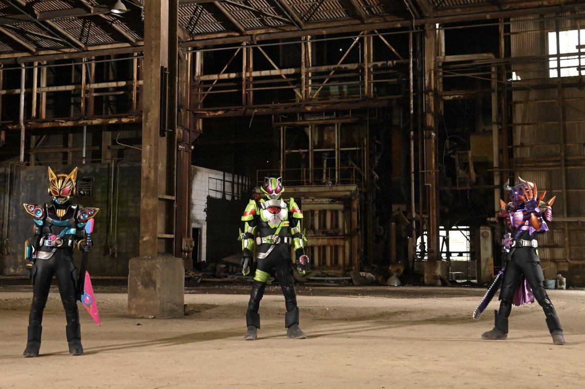 krGEATS_toei's tweet photo. コンちゃ！
いよいよ明日、#仮面ライダーギーツ 最終話コン🦊
英寿という狐に化かされ続けた1年が終わってしまう…。

さみしいけど、必ず絶対確実100％最高の最終話！
コンなヒーローは二度と現れない、その最後の物語を見逃すなコン！

#誰もが幸せになれる世界 へ、いざ🦊

https://t.co/f1qRxk0KC0 https://t.co/zznK6DcES9