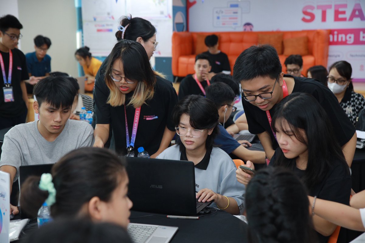 UNICEF_vietnam's tweet photo. STEAMese Festival organized by UNICEF, STEAM4VN and partners is happening this weekend @PhenikaaU in Ha Noi.
#Skills4Girls #STEAM #GirlsCanDoIt #GirlsAreUnstoppable @STEAMforVietnam #STEAM4Girls #TransferableSkills #TransformingEd https://t.co/udJDgzeu0B