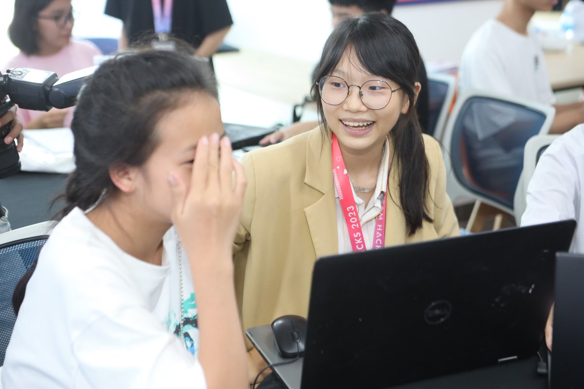 UNICEF_vietnam's tweet photo. STEAMese Festival organized by UNICEF, STEAM4VN and partners is happening this weekend @PhenikaaU in Ha Noi.
#Skills4Girls #STEAM #GirlsCanDoIt #GirlsAreUnstoppable @STEAMforVietnam #STEAM4Girls #TransferableSkills #TransformingEd https://t.co/udJDgzeu0B