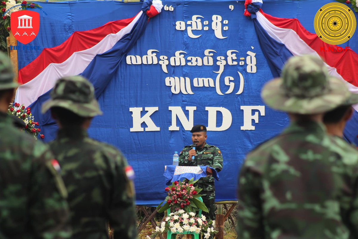 IrrawaddyNews's tweet photo. The Karenni Nationalities Defense Force succeeded in raising 1 billion kyats (about US$ 476,000) in 28 days to rearm four battalions. The weapons were handed over at a ceremony on Friday.

(Photo: The Fence)
#WhatsHappingInMyanmar    #MoreWeaponsForResistance https://t.co/neEKON0a57