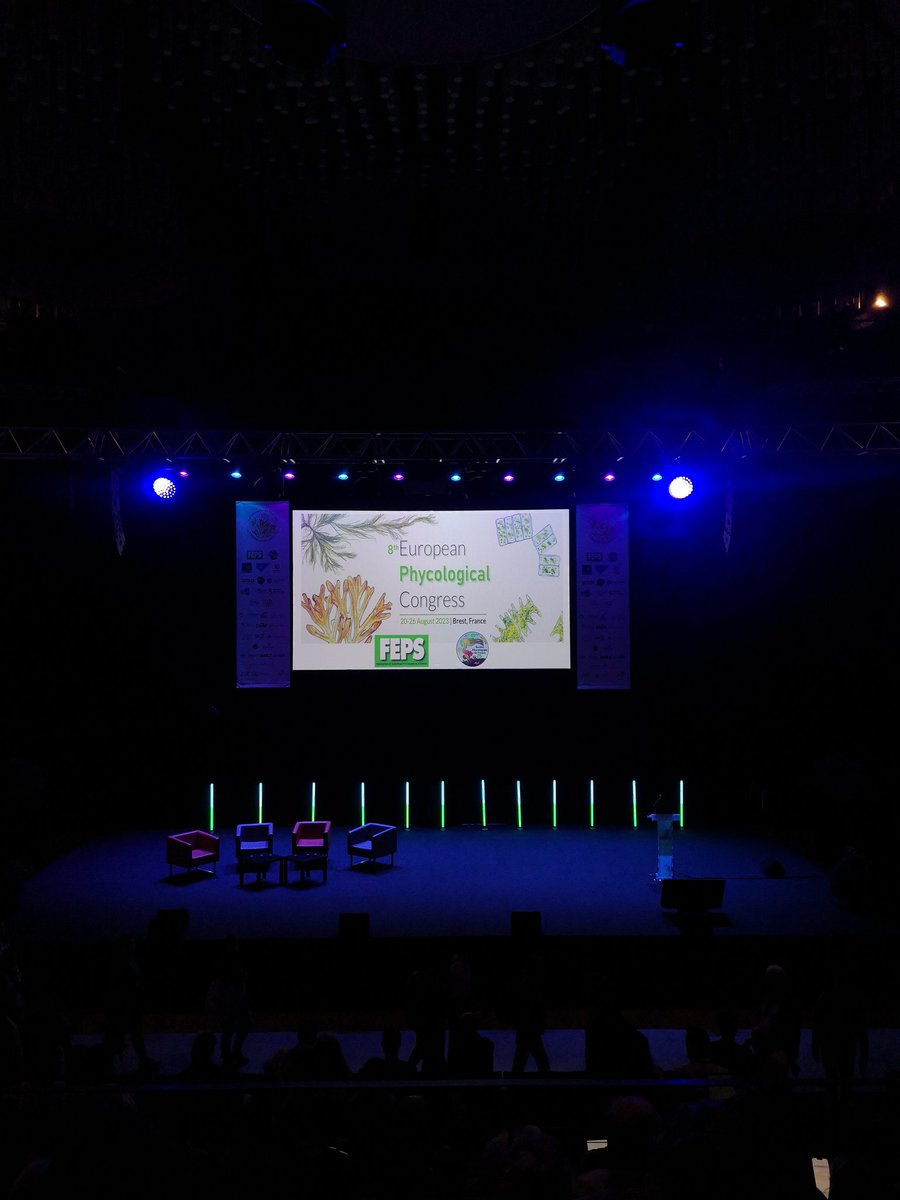 MaxineCanvin's tweet photo. Had a wonderful time at #EPC8 meeting lots of amazing phycologists from all over the world 👩‍🔬🧑‍🔬🌱🌊 https://t.co/a1oaBhXYvc