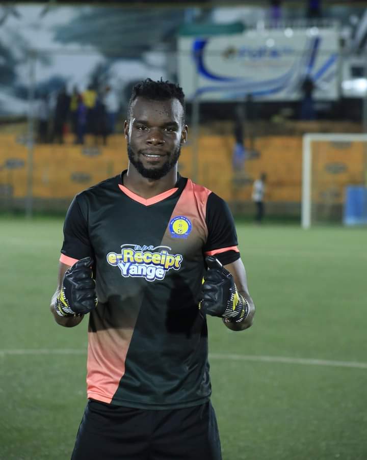 URAFC_Official's tweet photo. 📸 | MR. SAFE HANDS #DO14 🧤. Rate his performance last evening!
#URAFC | #OneTeamOneDream https://t.co/sE34oaVYan