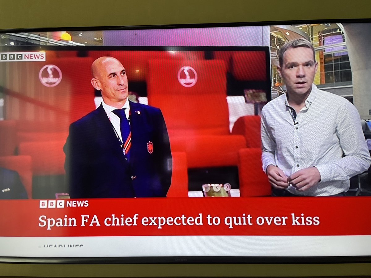 AndreVinasco's tweet photo. No @BBCWorld, it’s not over a kiss, it’s about abuse of power, harassment and zero accountability. #LuisRubiales #LuisRubialesAcosador https://t.co/tc8NV3eUlk