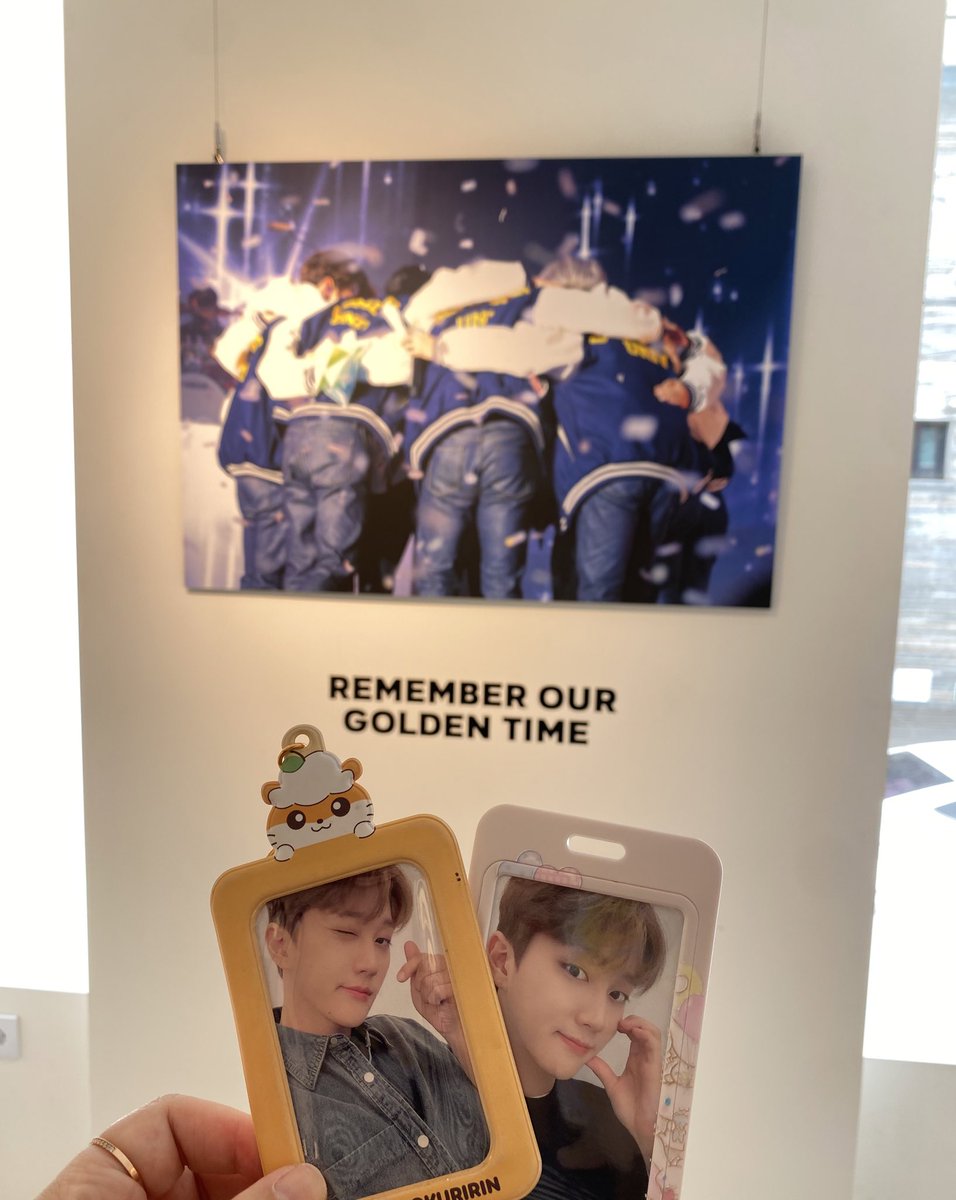 joo_zza's tweet photo. 바쁘다바빠 골드니스
10명이라서 10배로 행복했서욤🥰
럭드 더 하고 싶었는데 말려서 참았음ㅋㅋㅋ 럭드 긁을때 응원해주셨는데 액자는..ㅠㅠ
#GNCD_Score477
#골든차일드 #GOLDENCHILD https://t.co/QzRuF70Rwu