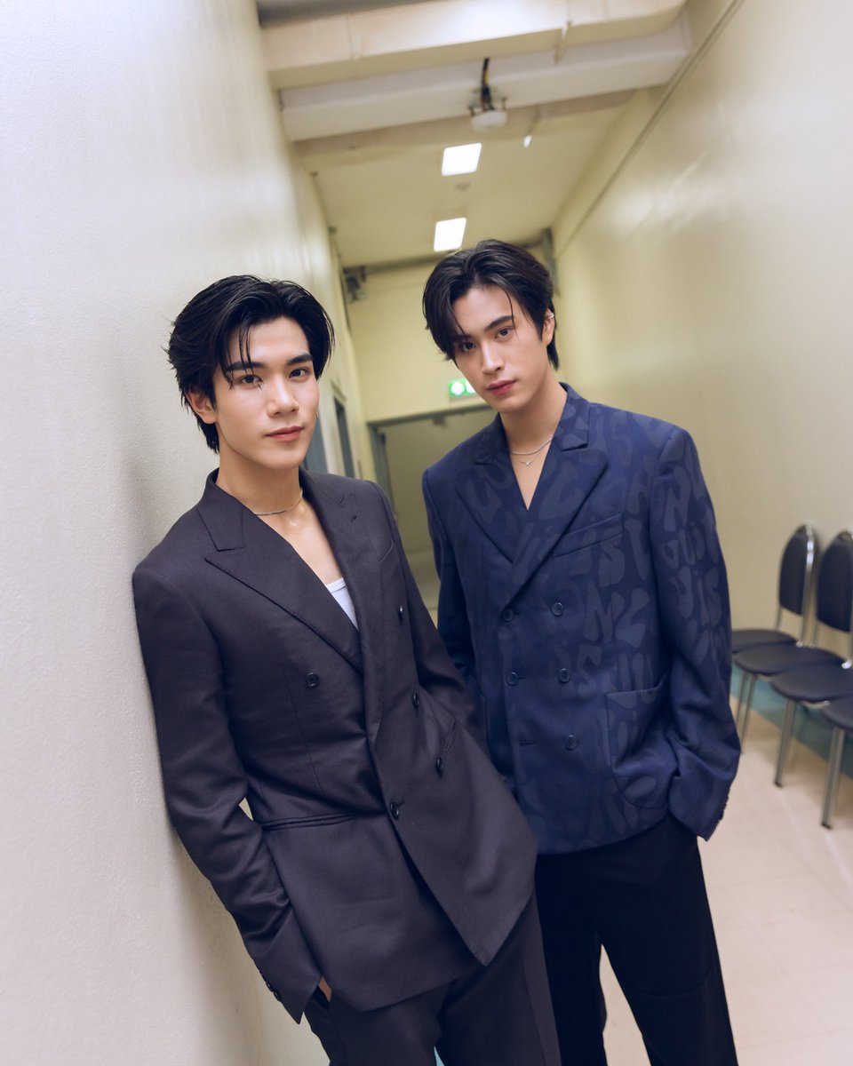 IT’S SHOWTIME! 🎲❤️‍🔥

‘Gemini Fourth My Turn Concert’

LIVE STREAMING TICKETS FOR TODAY SHOW ARE AVAILABLE UNTIL 4 PM

BUY TICKETS 👉🏻 bit.ly/3rgu2WI

#GeminiFourthConcertD1
#GMMTV