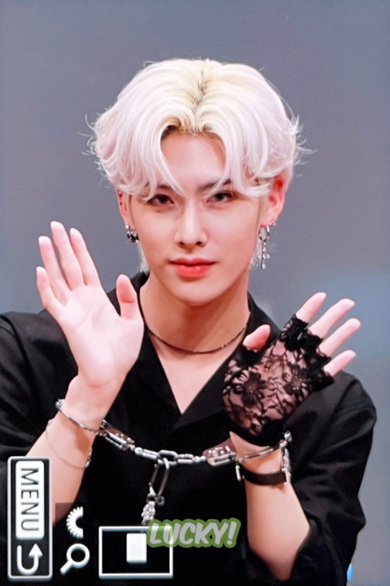 haeshion's tweet photo. WHO GAVE HIM HANDCUFFS ??? https://t.co/rSLh51YalJ