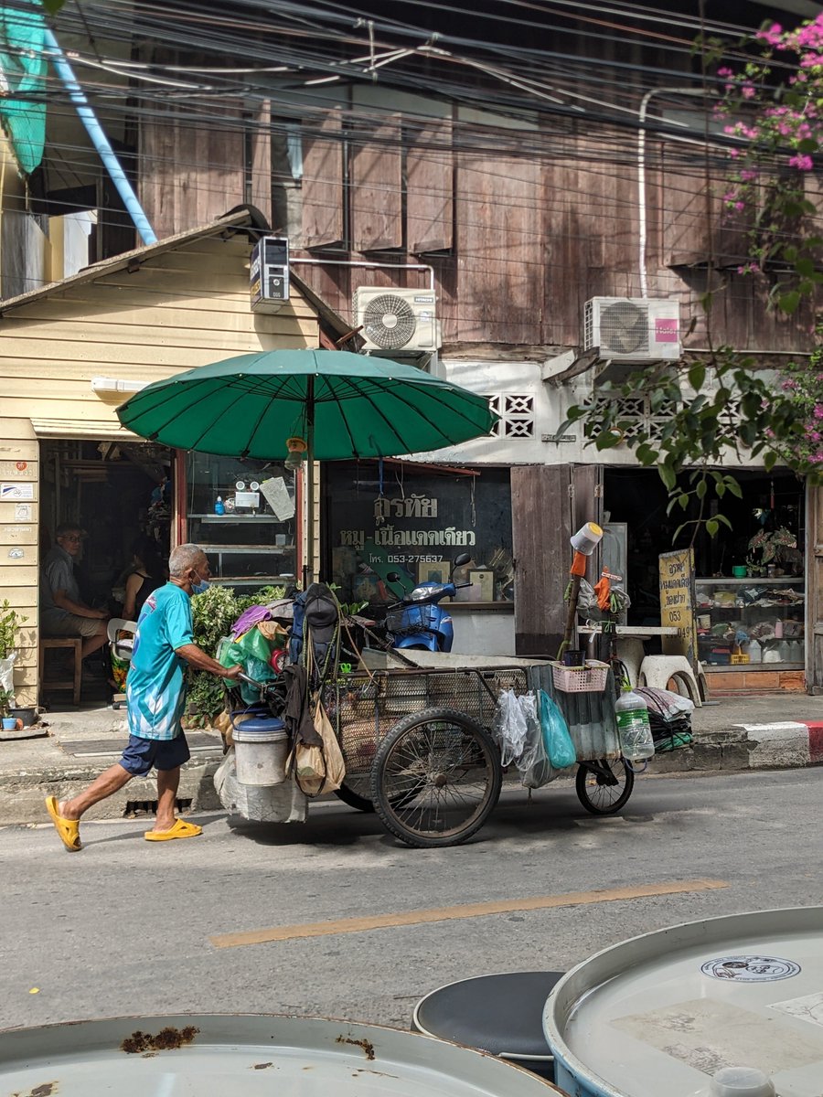 SuitsBetsy's tweet photo. 🔴"Return to Chiang Mai, Thailand"  on 'Betsy's Blog.' 🇹🇭 Experience changes to this walled in city with canals and colorful temples in central Thailand.🛕 Follow me as I explore the markets, cafes and cuisine. ☕🍜 Take a look at my Thai adventure: https://t.co/PXQCoxitjw🛺 https://t.co/VcrkUErPB3